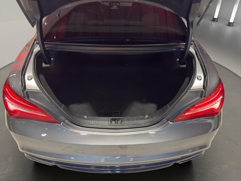 Mercedes-Benz Cla 180 amg night edition plus | camera | 18"| sportstoelen |