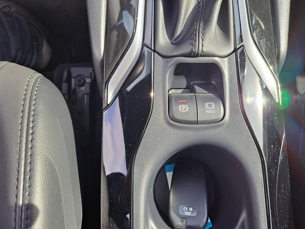 Toyota Corolla Cross 2.0 high power 153 pk hybrid 200 style