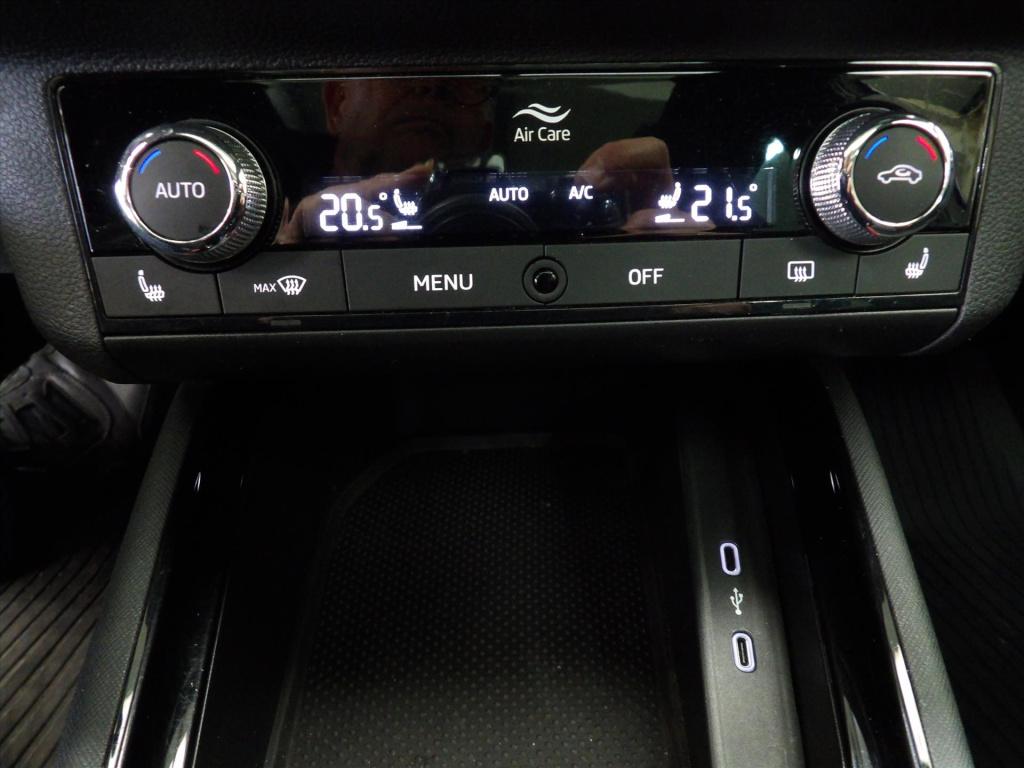 Skoda Kamiq 1.0 tsi greentech 110pk dsg-7 monte carlo