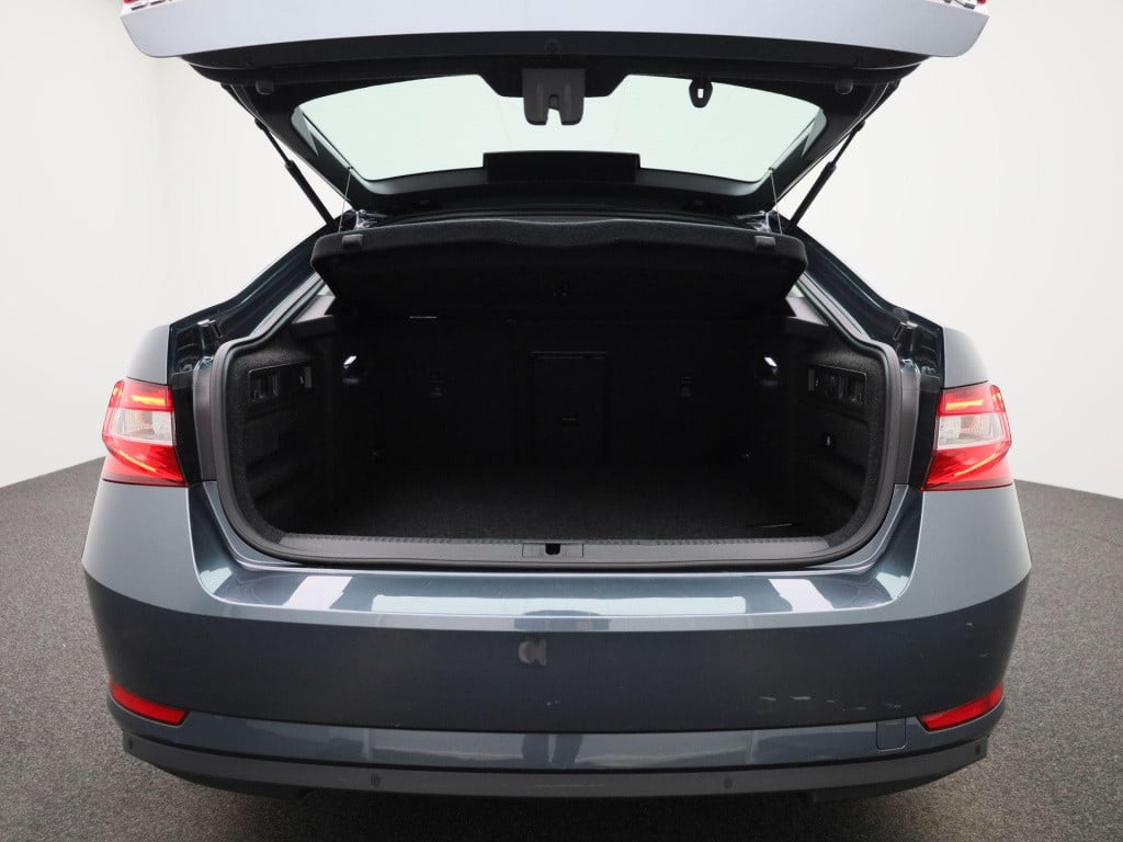 Skoda Superb combi 1.4 tsi iv business edition | automaat | navigatie | cam