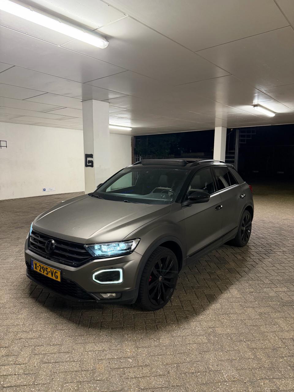 Volkswagen T-Roc R line 1.5 TSI 150pk 7-DSG 2019 Grijs