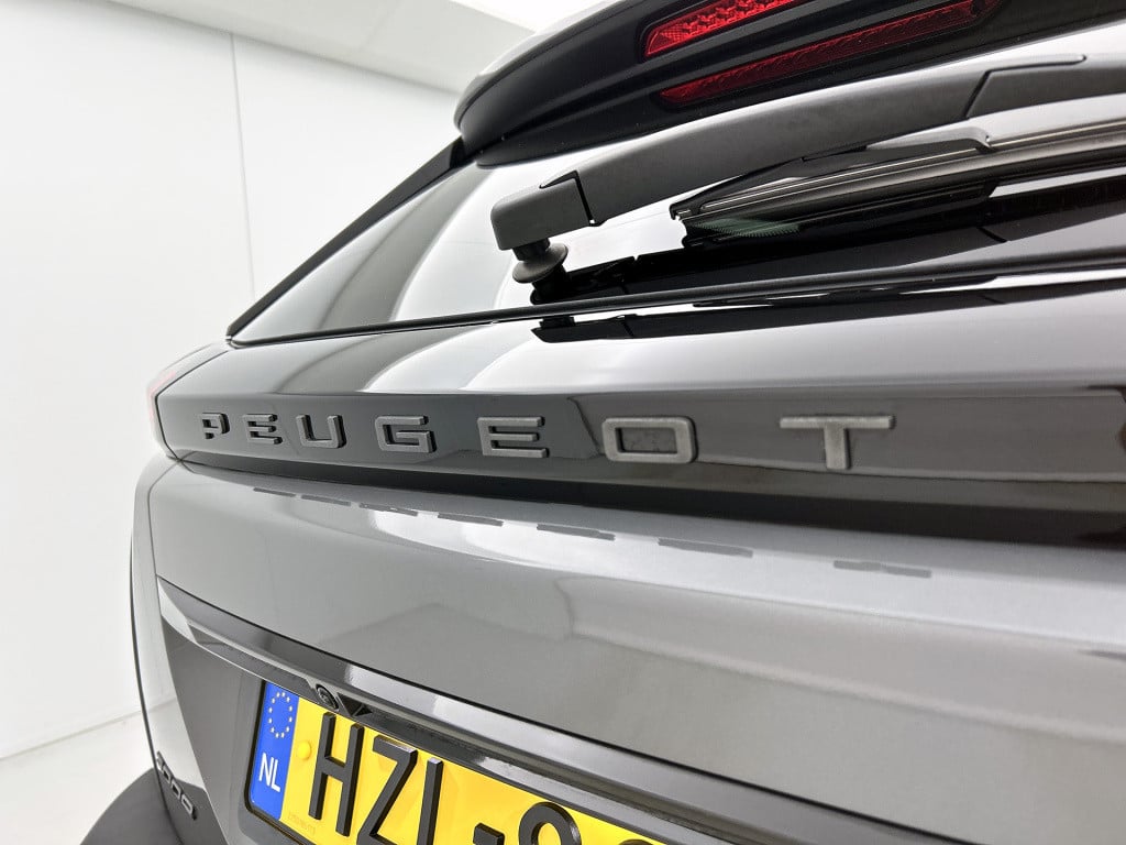 Peugeot 2008 1.2 hybrid 145 allure | rijklaar |
