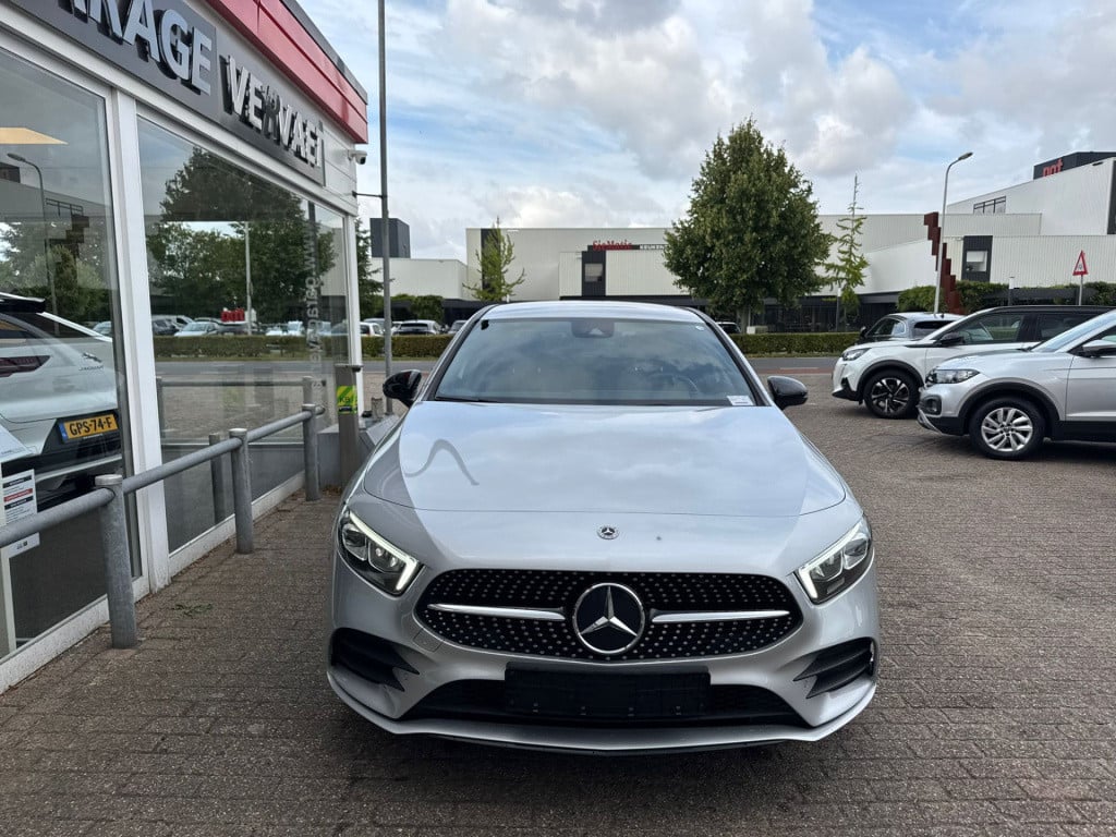 Mercedes-Benz A-Klasse 250 e business solution amg limited