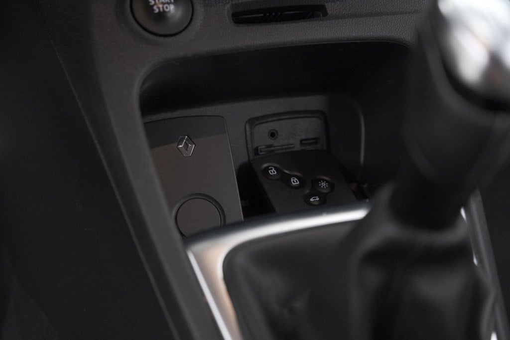 Renault Captur tce 90 intens | camera | navigatie | parkeersensoren | clima