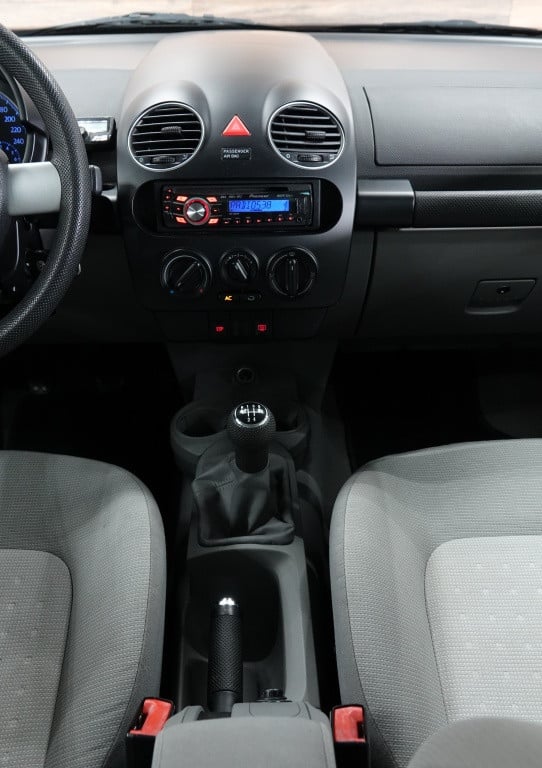 Volkswagen New Beetle 1.6 trendline | cruise | airco |