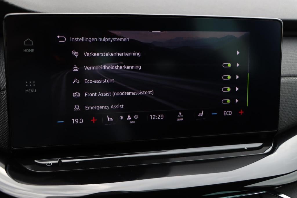 Skoda Octavia combi 1.4 tsi iv phev sportline business | soh 91,1% |