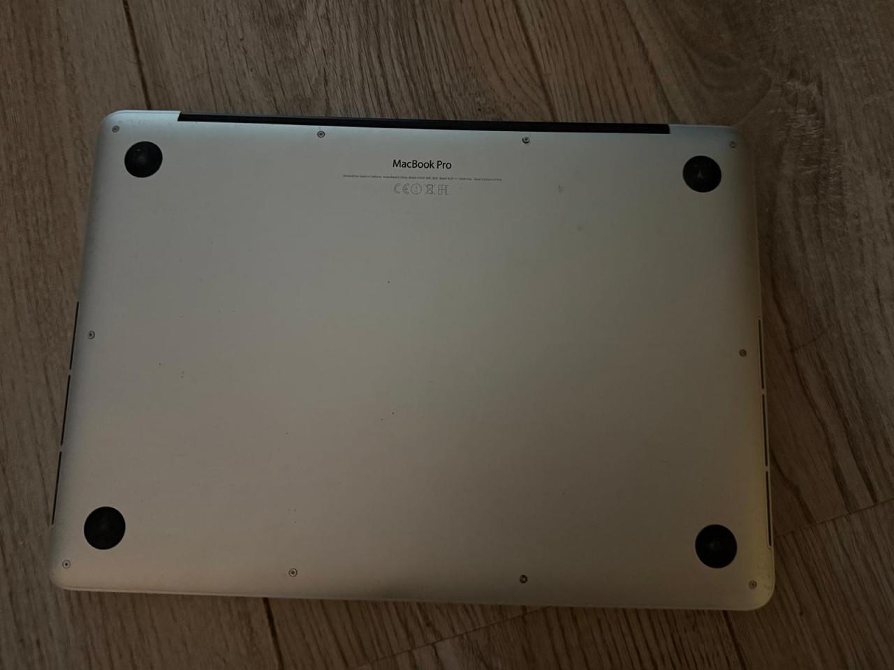 MacBook Pro 13" Retina (Early 2015) - i5, 8GB RAM