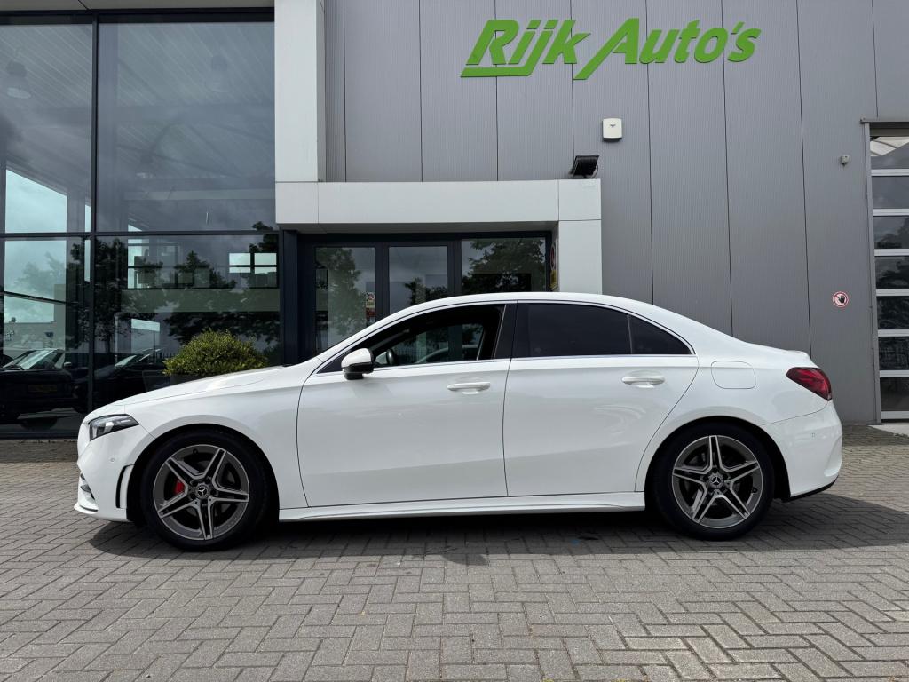 Mercedes-Benz A-Klasse 200 amg edition premium plus * camera * carplay * 18