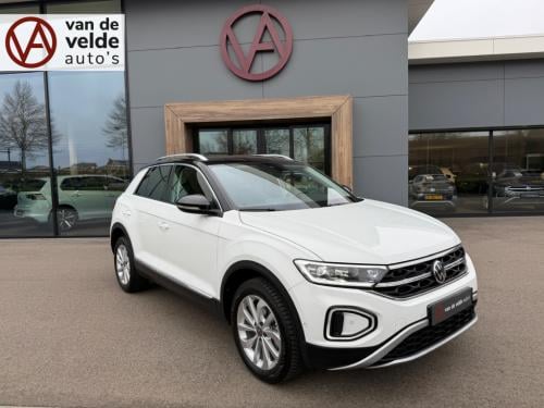 Volkswagen T-roc 1.5 tsi 150pk dsg style | trekhaak | navi | iq light | ada