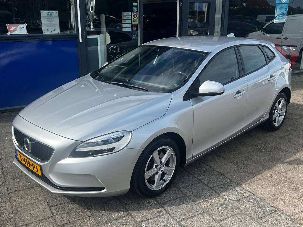 Volvo V40 2.0 t2 momentum, navi, afn. trekhaak enz...