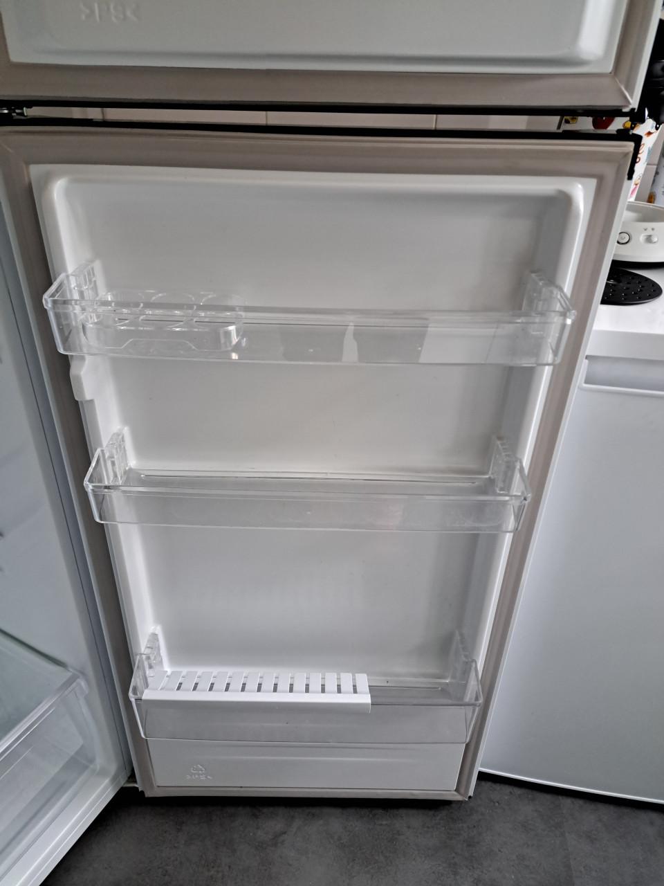 Koelkast met vriesvakje