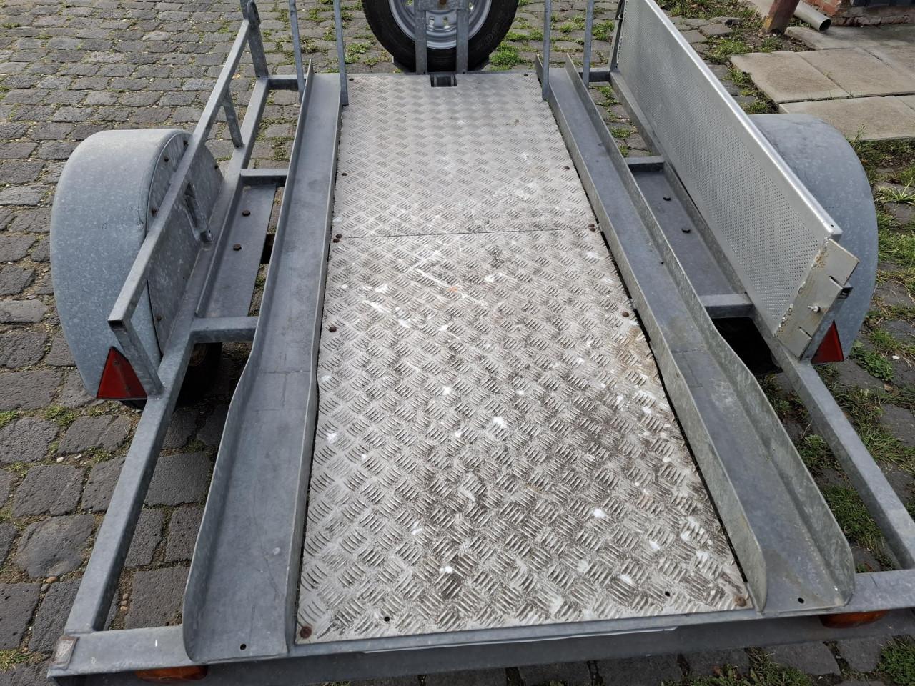 Motor transport aanhanger