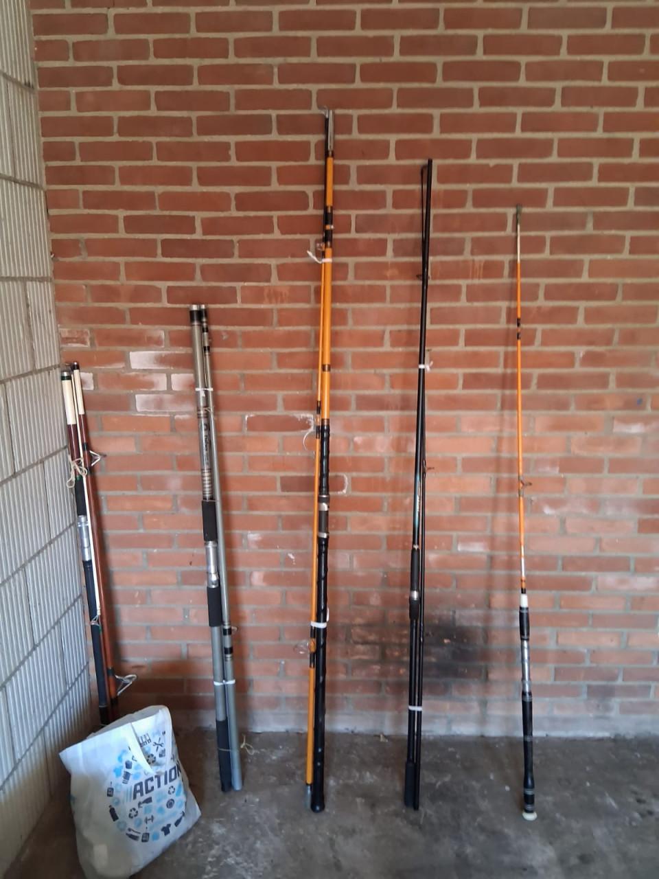 Partij hengels en molens te koop