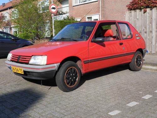 Peugeot 205 Accent 1.1  Rood