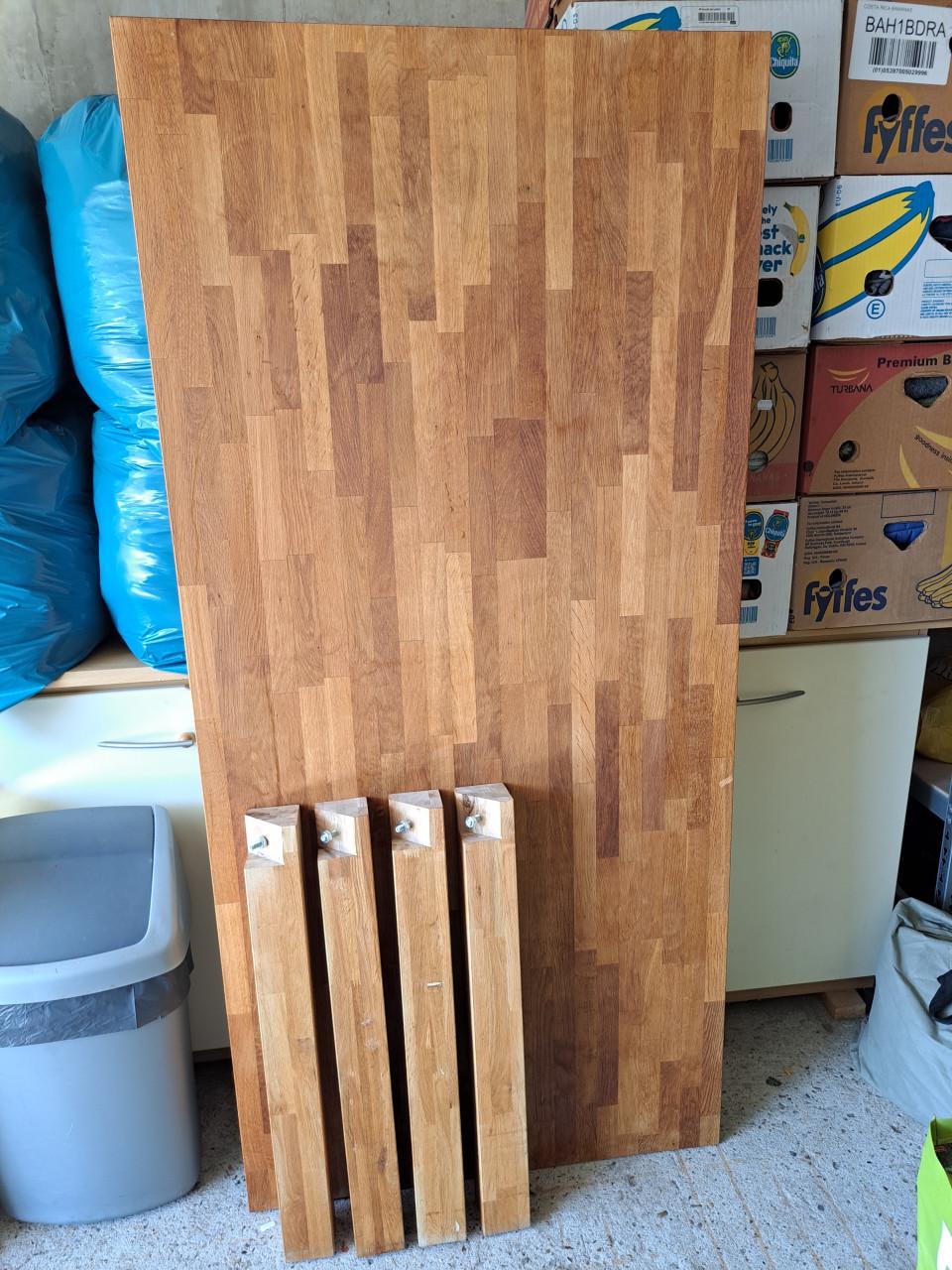 Te koop mooie blank eiken eetkamer tafel