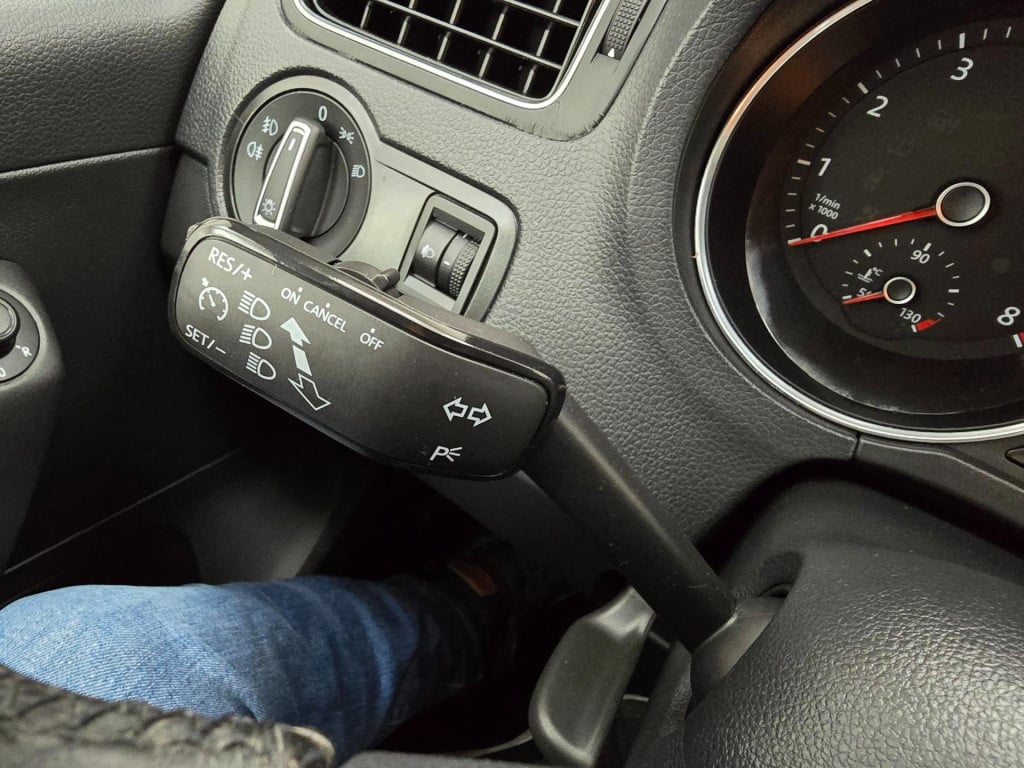 Volkswagen Polo occasion zwart 1.0 bluemotion uitvoering dus extra zuinig! 