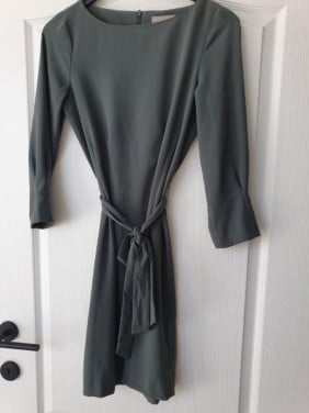 Grijs/groene jurk met driekwartmouwen maat 34