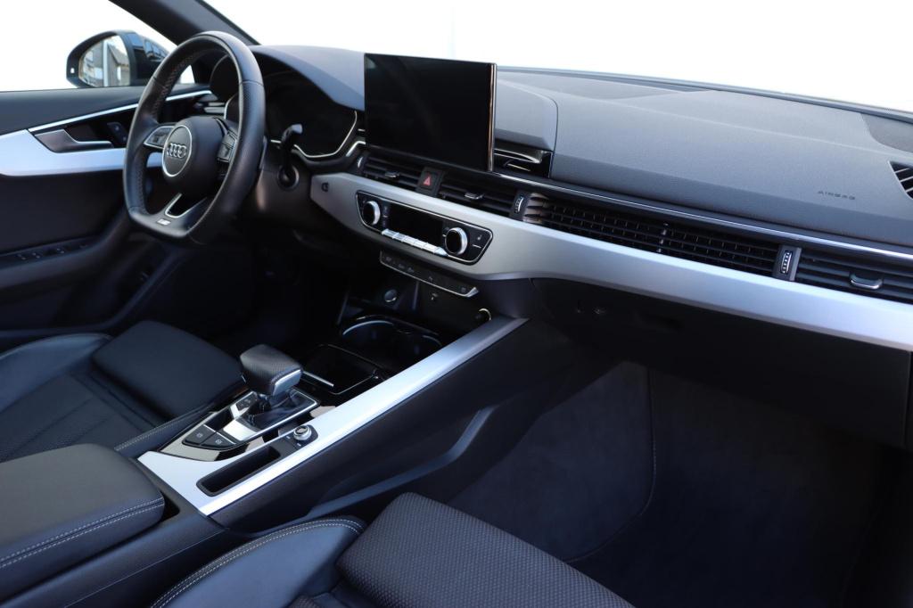 Audi A4 limousine 35 tfsi s edition 150pk s-tronic