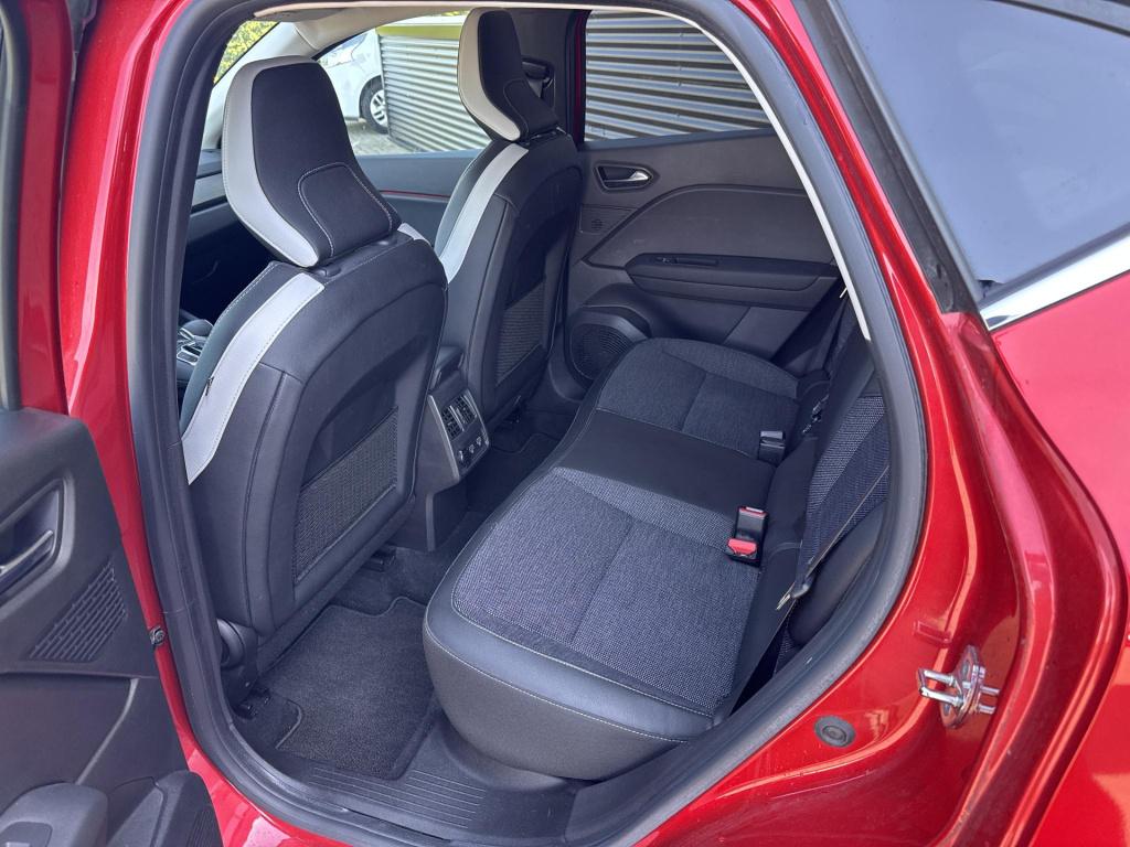 Renault Captur 1.6 e-tech plug-in hybrid 160 intens camera, p-sensoren voor