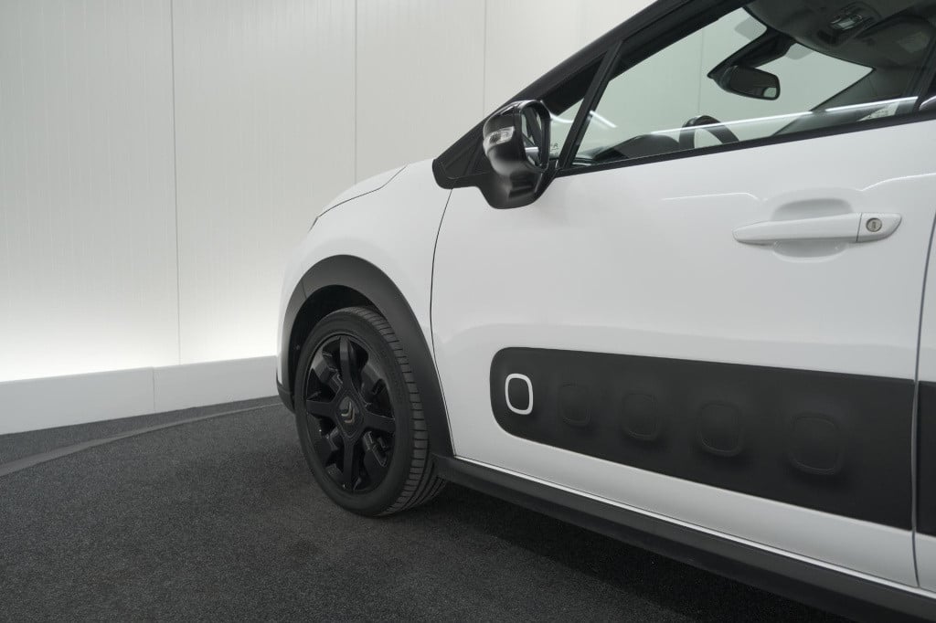 Citroen C3 puretech 110 s&s shine | camera | navigatie | apple carplay | pa