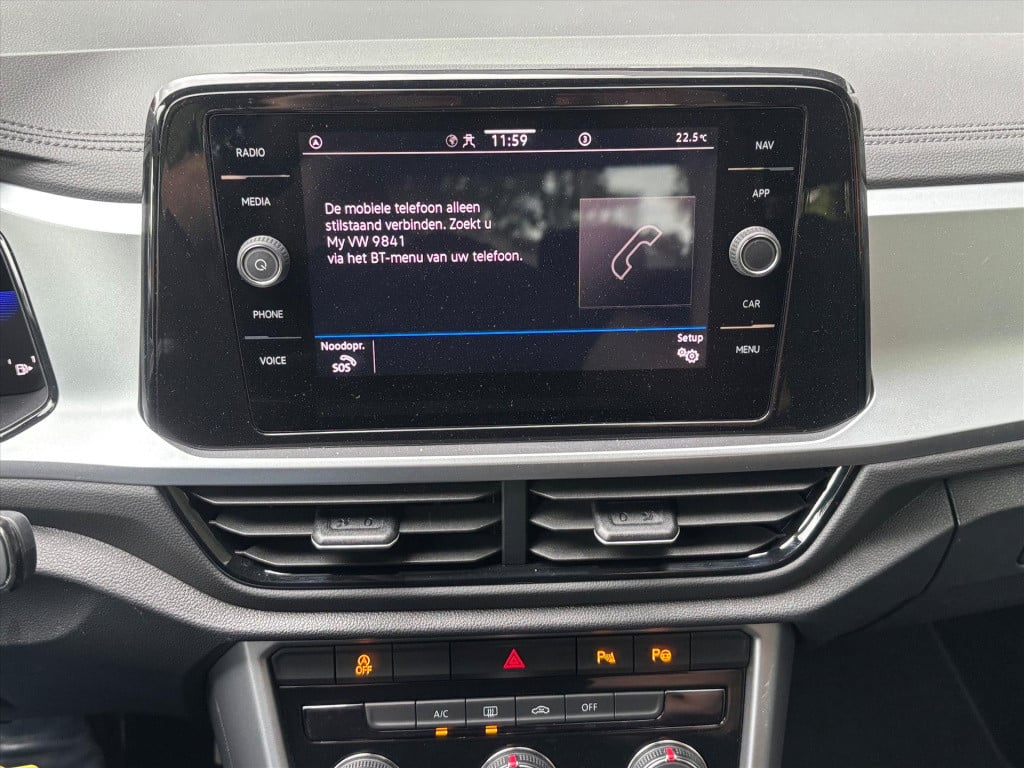 Volkswagen T-roc 1.0 tsi 110pk life| carplay| autom inparkeren|led| rijklaa