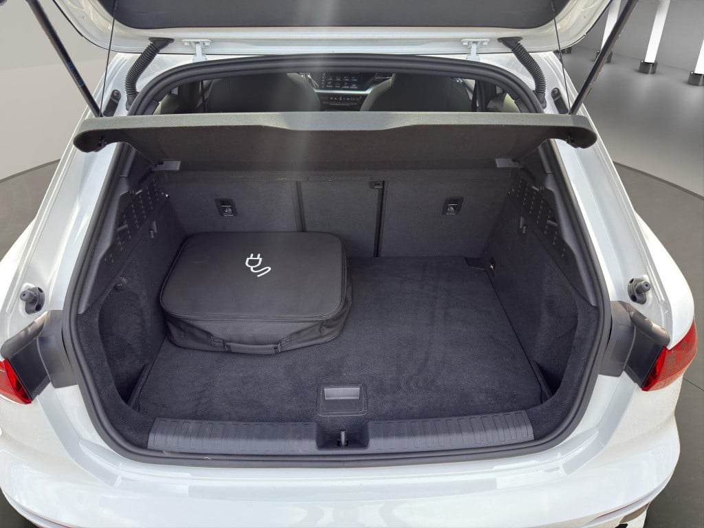 Audi A3 sportback 45 tfsi e s-line pano b&o matrix carplay