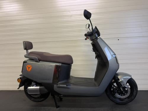 Yadea E10 – Woon/Werk E-Scooter – Voor €1.998,-