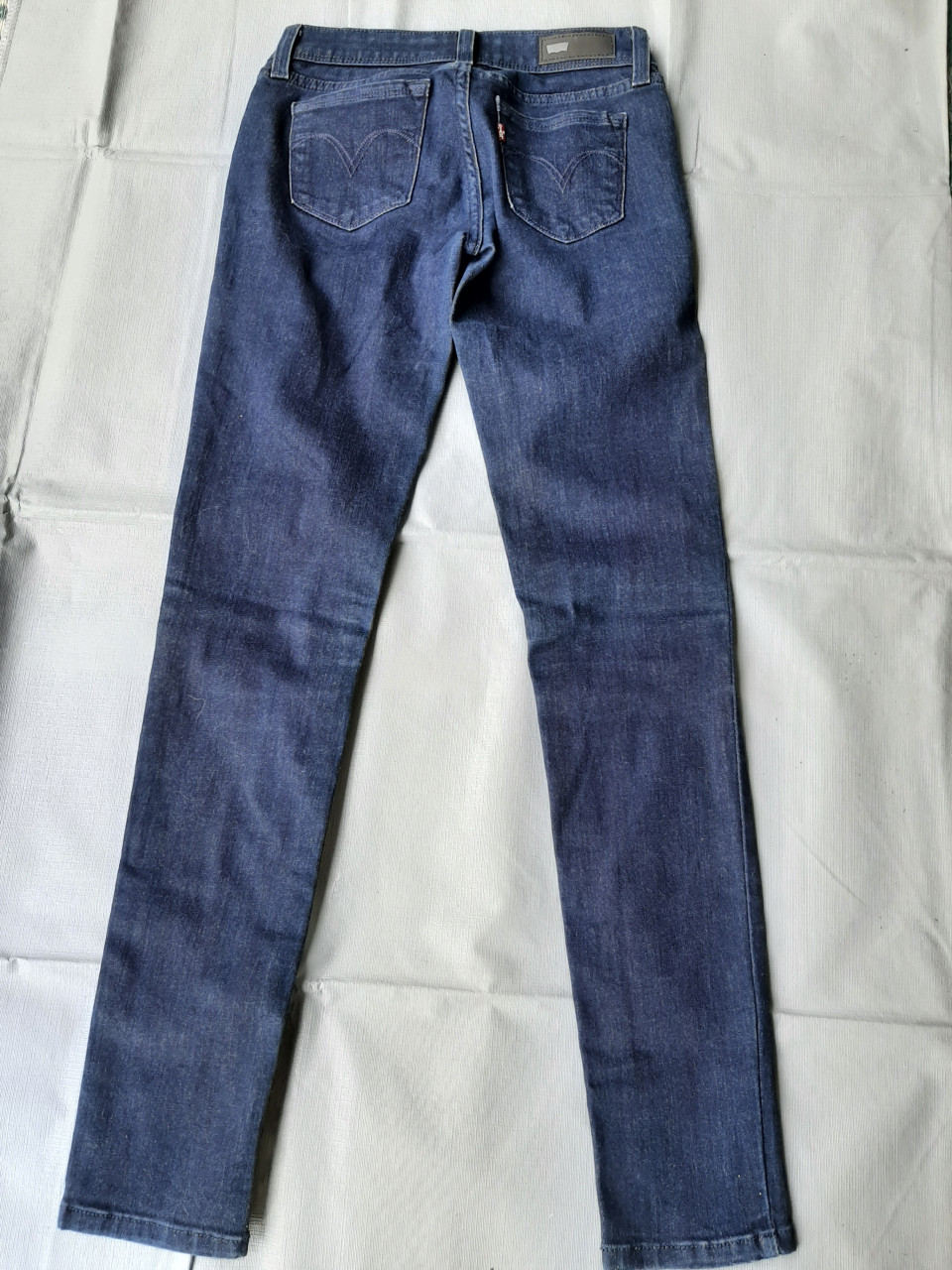Levi's 24/32 low rise skinny jeans. Z.g.a.n