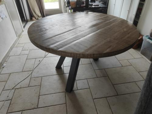 Ronde houten tafel