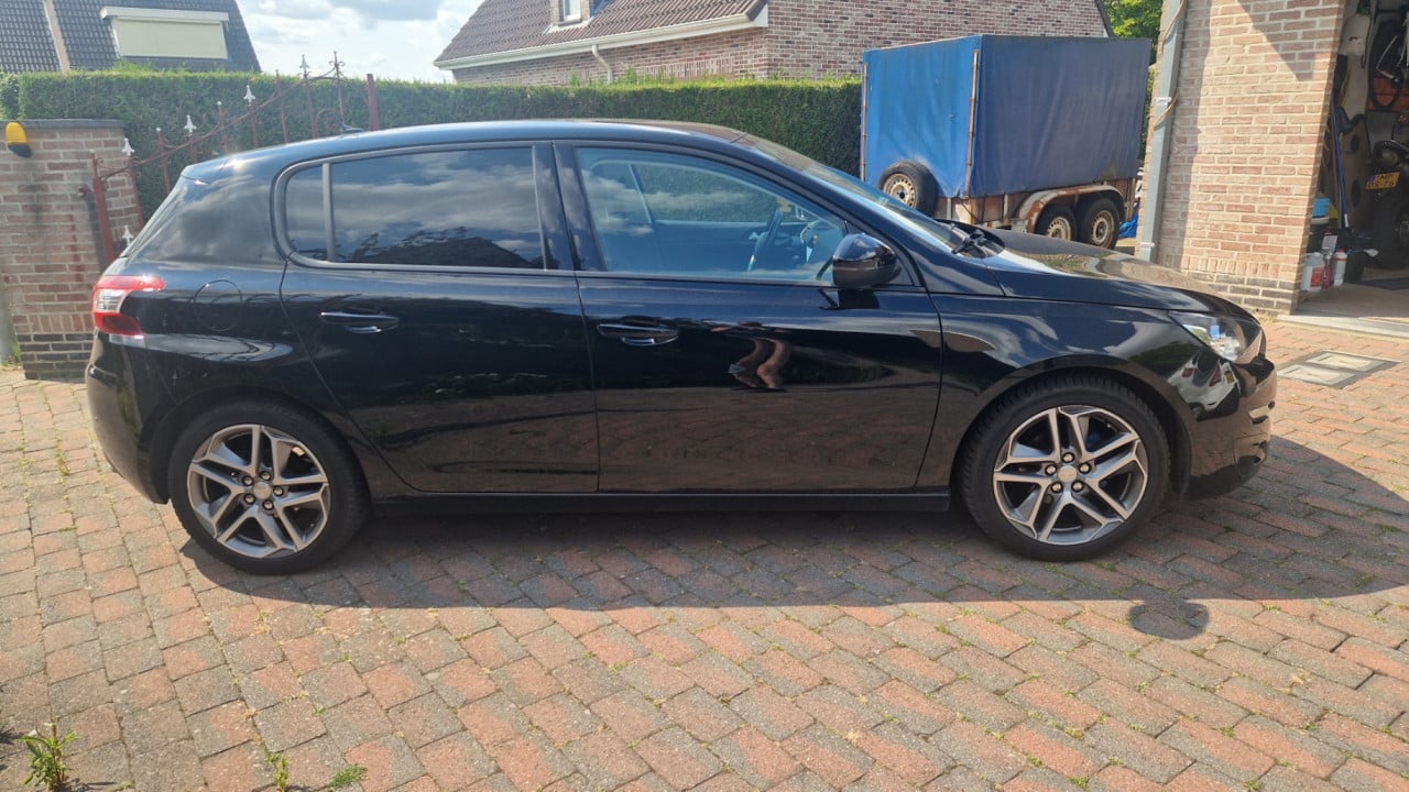 Peugeot 308 1.2 blue lion gt pakket 2017 96.000 km