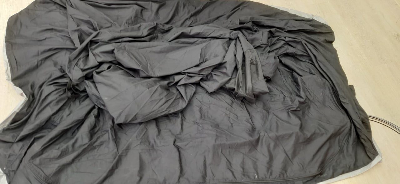 Te koop zwarte slaapcabine/binnentent uitbouw voortent