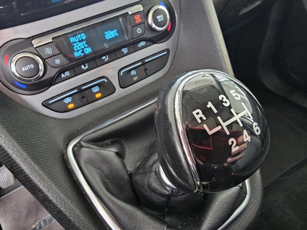 Ford Tourneo Connect compact 1.0 titanium