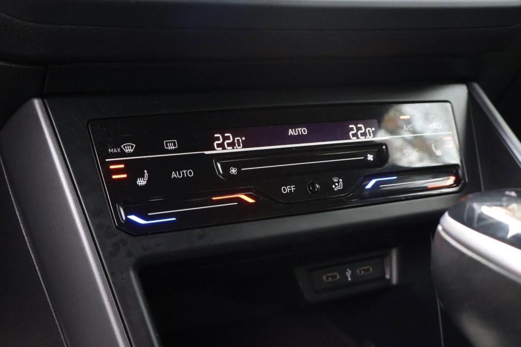 Volkswagen Taigo 1.0 tsi r-line, iq led, stoelverwarming, acc, keyless, ach