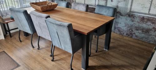 Kersen houten Eetkamer tafel (en Salontafel)