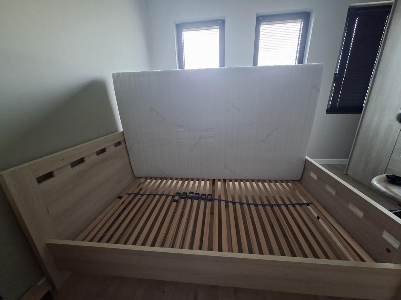 Bed 120