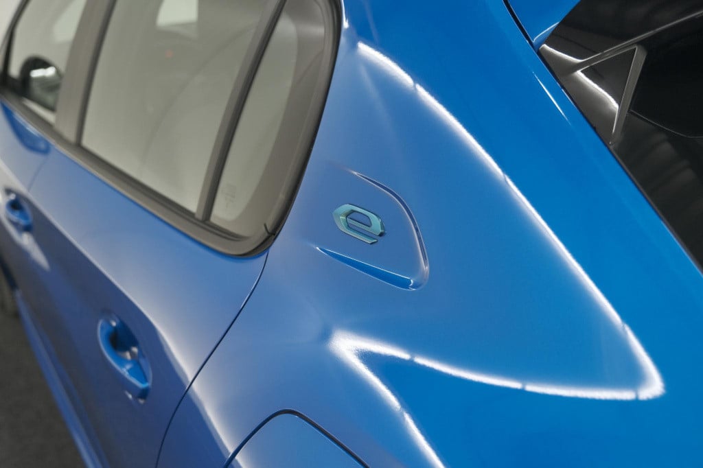 Peugeot 208 ev active 50 kwh | navigatie | apple carplay | climate control