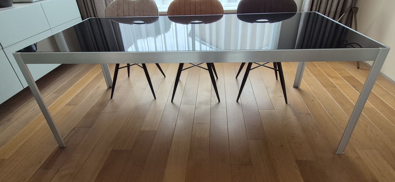 Glazen eettafel design