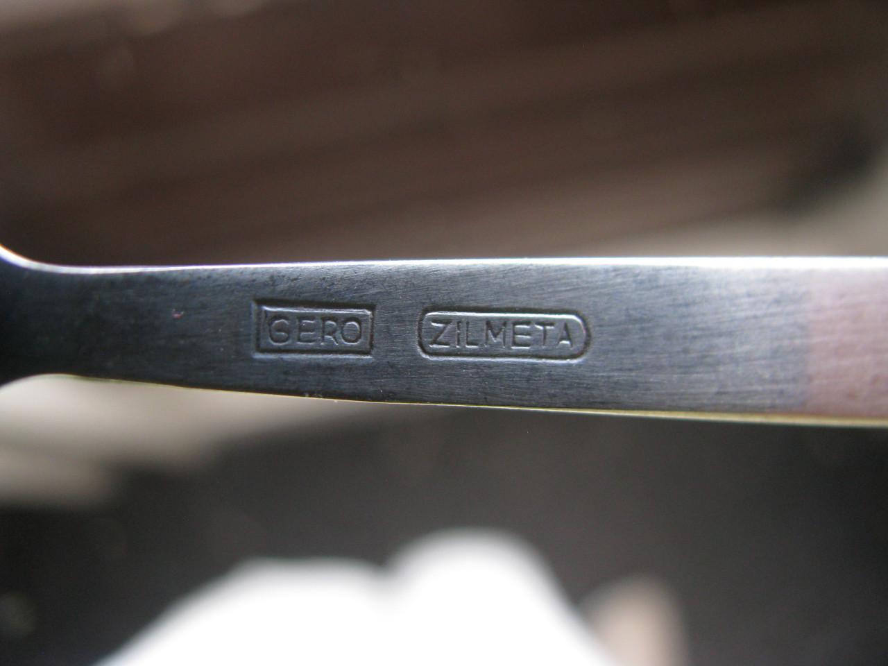 6 Advocaat lepeltjes.