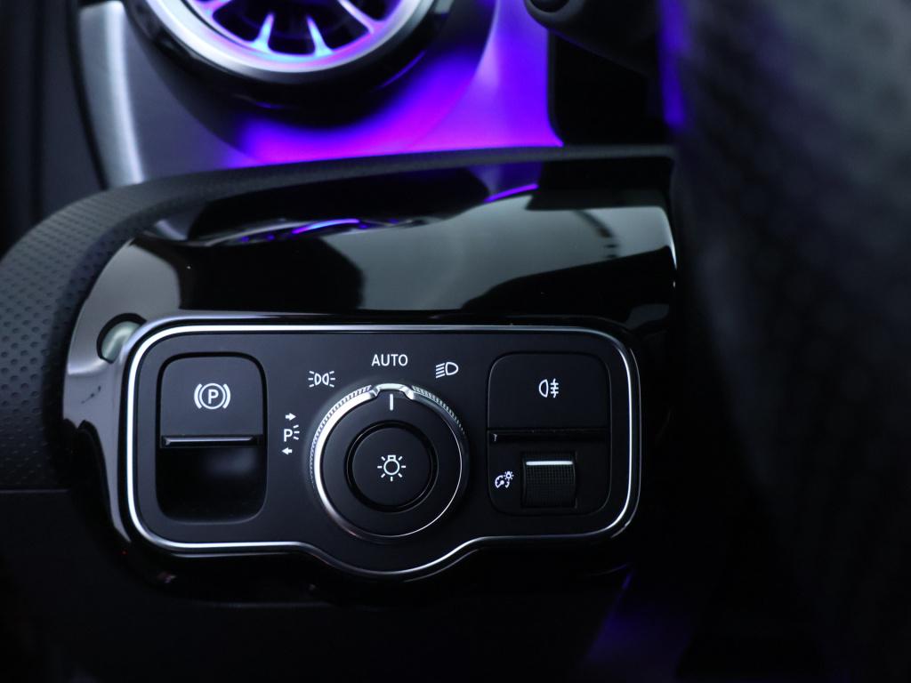 Mercedes-Benz A-Klasse 180 business solution amg | panoramadak | memory pak