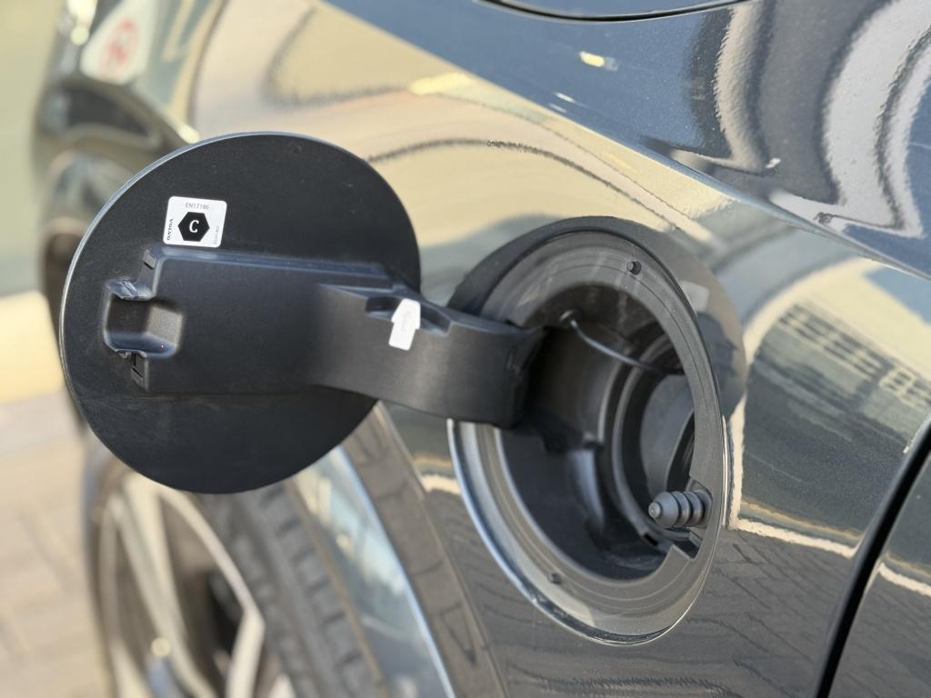 Volvo XC90 t8 390pk recharge r-design | panodak| adap.cruise| luchtvering|