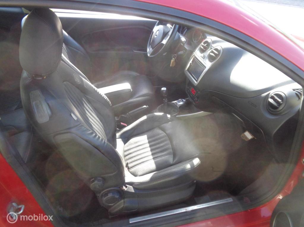 Alfa Romeo MiTo 1.4 t distinctive 136 pk/airco/lm velgen/pdc/dna knop/nieuw