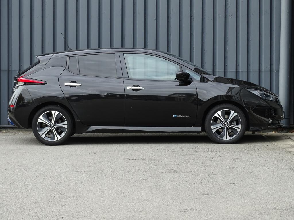Nissan Leaf n-connecta 40 kwh | incl. btw | 360 camera