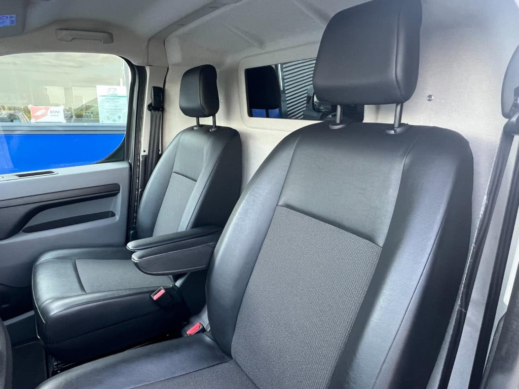 Opel Vivaro-e l2h1 edition, navi, camera enz....