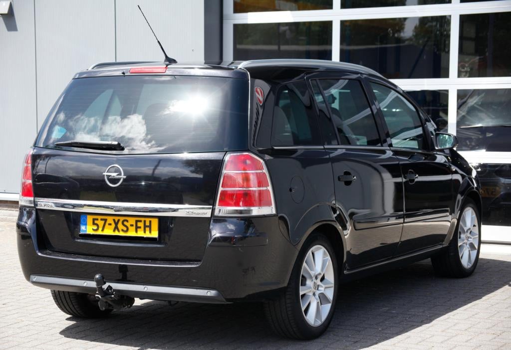 Opel Zafira 2.2 executive