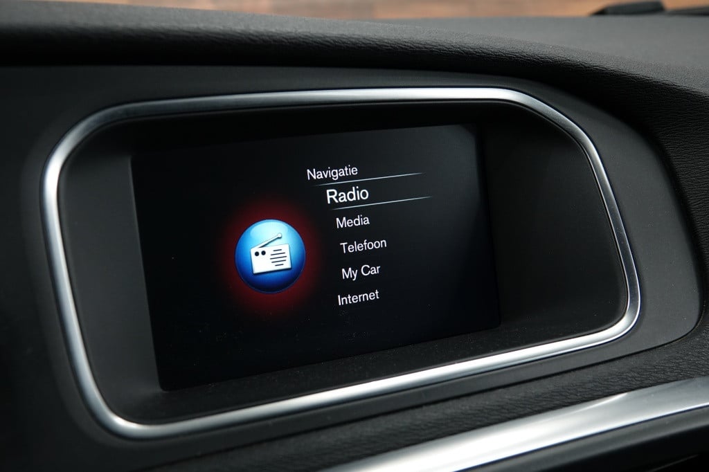 Volvo V40 2.0 t3 momentum | cruise | pdc | leder |
