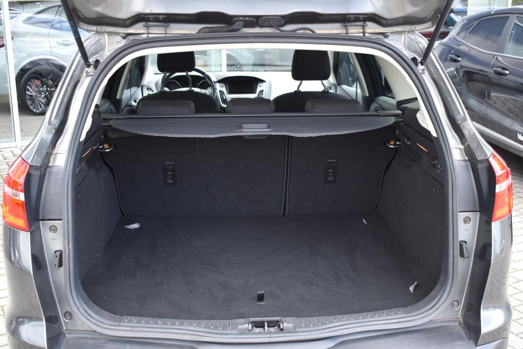 Ford Focus wagon 1.0 titanium edition | wegklapbare trekhaak | climate cont
