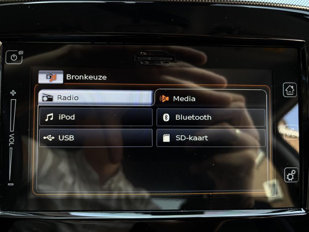 Suzuki Vitara automaat 1.4 boosterjet style smart hybrid | trekhaak afneemb