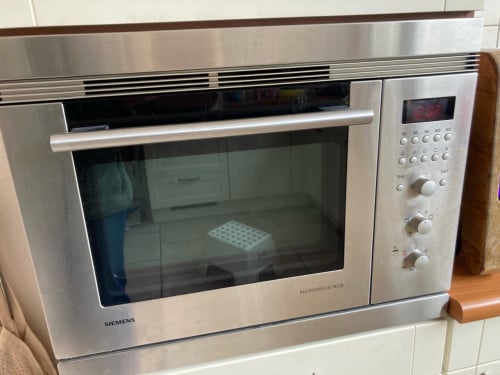 Combi oven magnetron