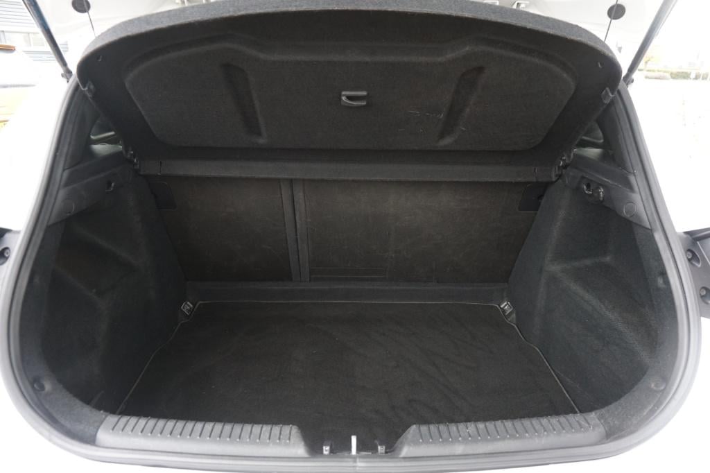 Hyundai I 30 1.6 gdi i-motion plus climate / navi / cruise / camera / parke