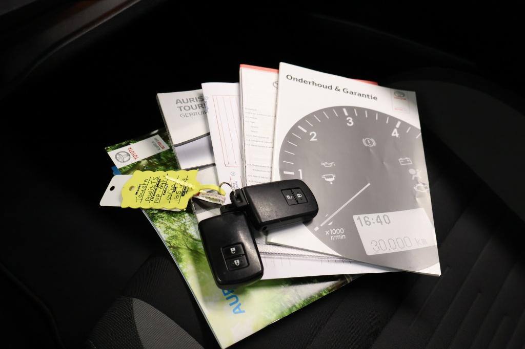 Toyota Auris touring sports 1.8 hybrid dynamic